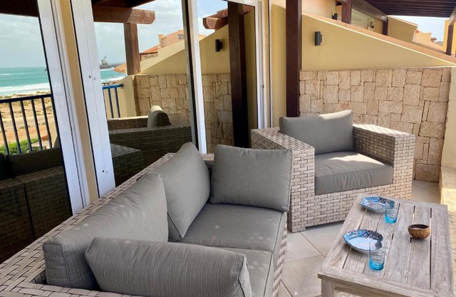 Seaview Luxury Penthouse Mare
