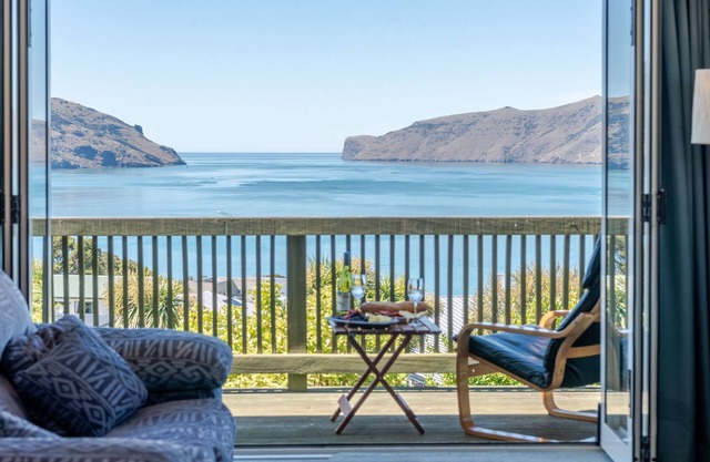 Seaview Outlook - Wainui Holiday Home