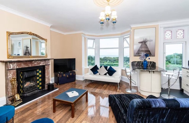Seaview Retreat - Breathtaking coastal views, 2 bedroom apartment