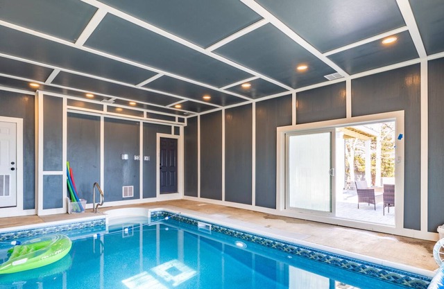 Seaview Summit House | 5BR steps from the beach