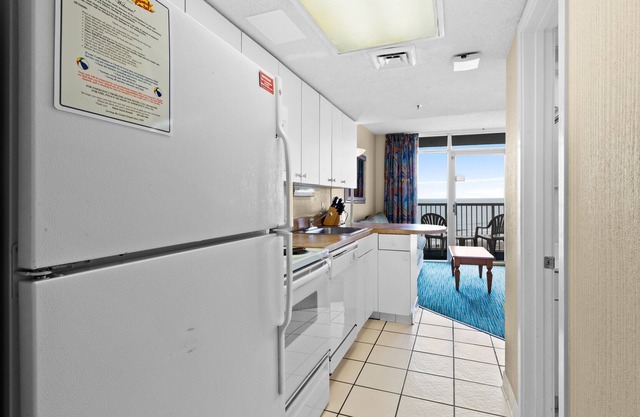 Seawatch Resort North Tower 708 - Ocean Front 1 Bedroom Condo - Sleeps 4 - Hot Tub, Lazy River, & Indoor/Outdoor Pools
