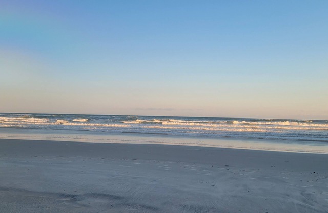 SeaWoods VILLA. WALK to the Beach!