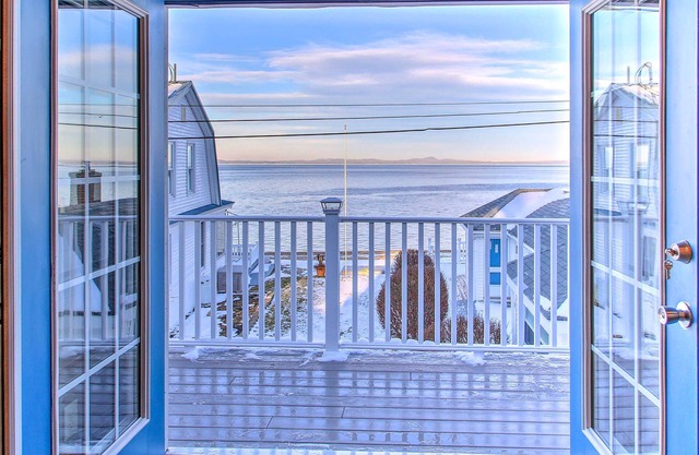 ¡NUEVO! Sebago Lake Haven w / Vista cubierta y frente al mar