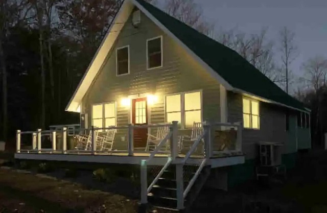 Sebago Lake, ME Lakeside Hot Tub just renovated
