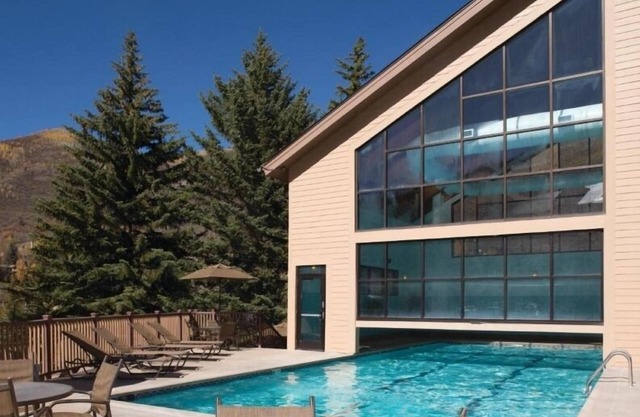 Secluded 1BR Condo with Mountain Views Streamside at Vail
