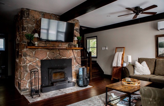 Secluded 3BR Cabin w/Hot Tub and Firepit