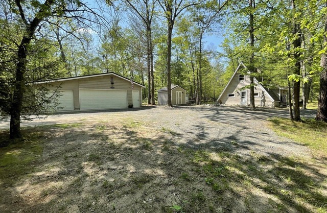 Secluded A frame on 5 acres adjoining national forest land near Pine River