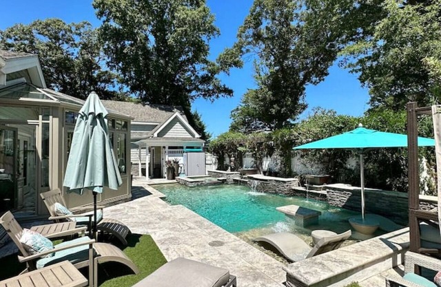 Secluded bayside retreat w/ pool