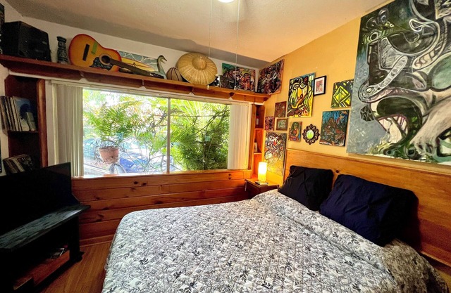 Secluded Bungalow Oasis & Sanctuary garden between Miami & Keys