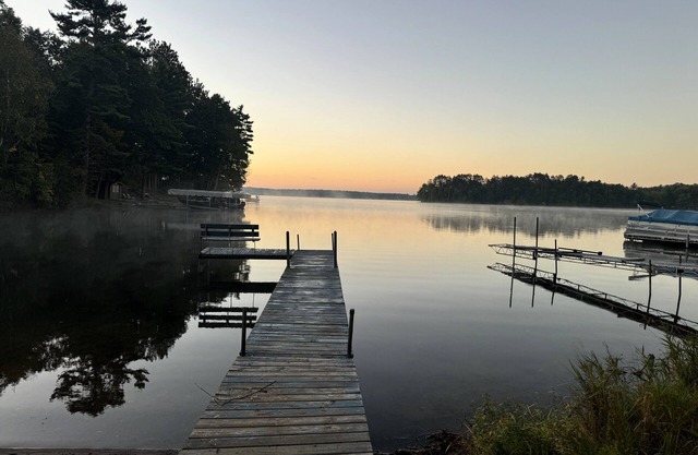 Secluded cabin on Grindstone Lake w/ private boat landing