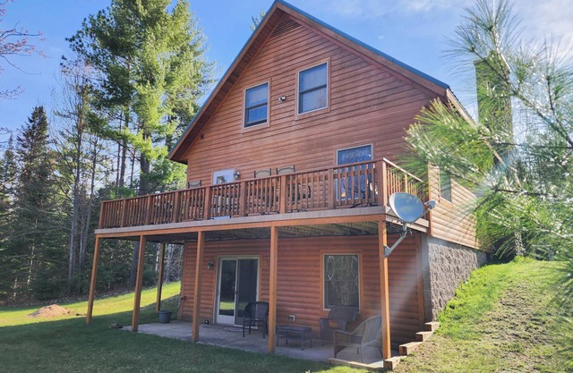 Secluded Cabin w/King Bed/Sauna/Creek