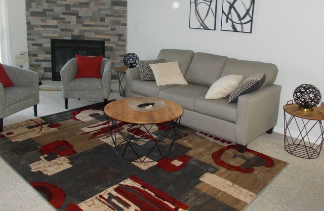 Secluded Contemporary Lakefront Condo