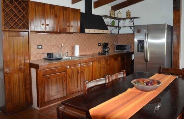 Secluded cottage minutes away from San Jose