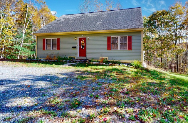 Secluded, dog-friendly home with deck, grill, & high-speed WiFi - quiet location