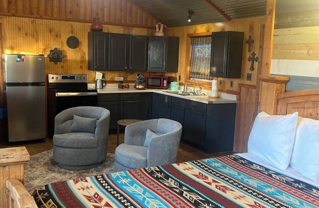 Secluded Escape with scenic views & hot tub