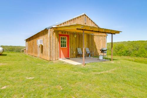 Secluded Everton Retreat with Ozark Mountain Views!