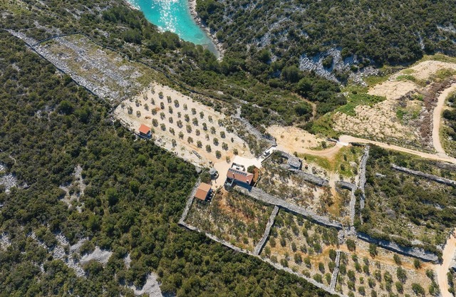 Casa de pescador para vacaciones junto al mar Bahía Triluke, Pasman (K-20973)