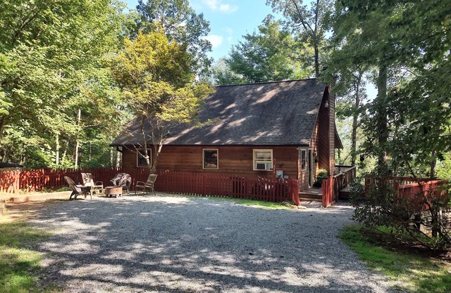 Secluded Fox Trot Cabin