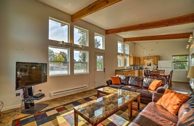 ¡NUEVO! Acogedor Homer Home w / Patio-pasos a Fritz Creek!