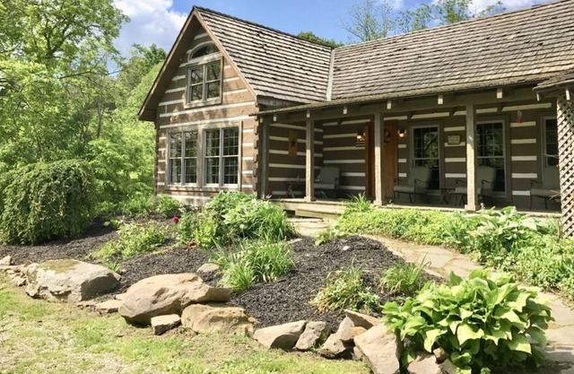 Log Cabin de lujo, capacidad para 15! Bañera de hidromasaje, chimenea, 55 acres de caminata, pescado, fogón
