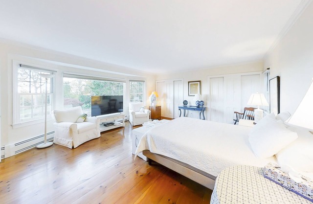 Secluded House on South Bristol's Highest Point w/ Water Views