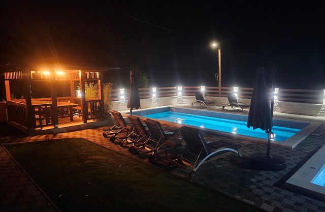 Cabaña aislada en Sveti Petar Mrežnički con piscina