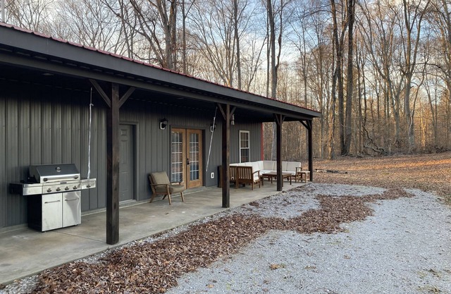 Secluded Lake House Barndo!