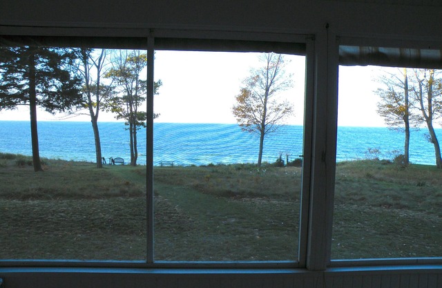 Retiro de la cabaña del lago Michigan aislado