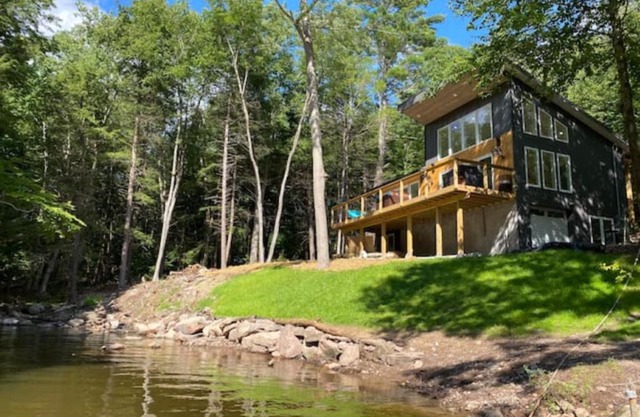 Secluded lakefront home With an EV charger