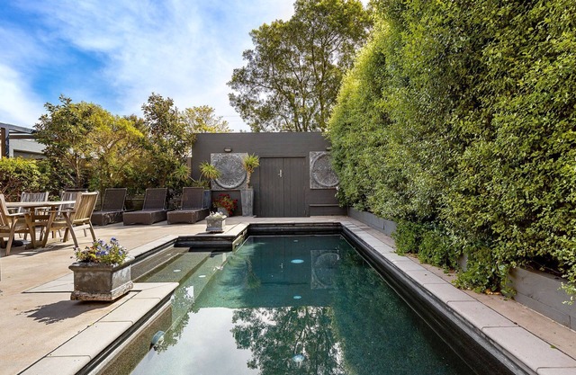 Secluded Luxury on Tower Hill