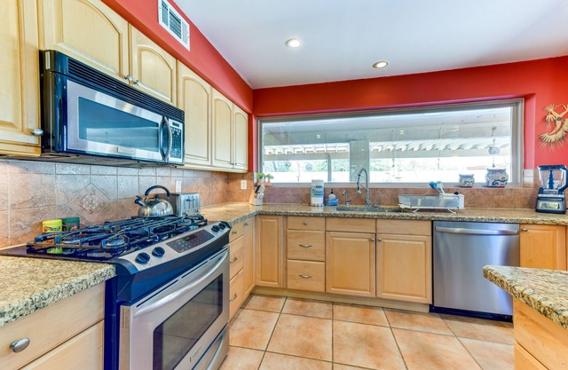 Secluded Mesa Home w/ Pool, Outdoor Kitchen & Bar!