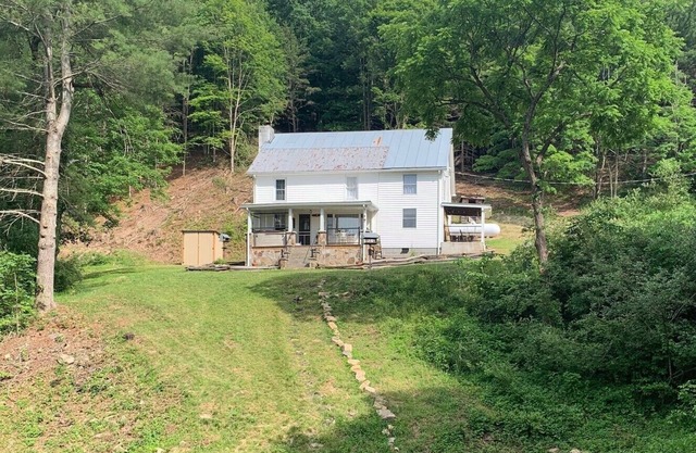 Secluded mountain home; explorable acreage; free of noise and light pollution
