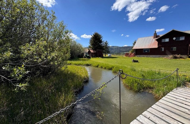 Secluded Mountain Paradise - Henry's Hideaway