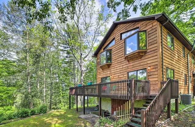 Secluded, Mountaintop Getaway w/ Fire Pit!