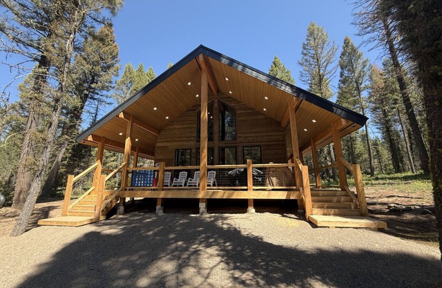 Secluded, Newly Built, Firepit, Deck, BBQ Grill