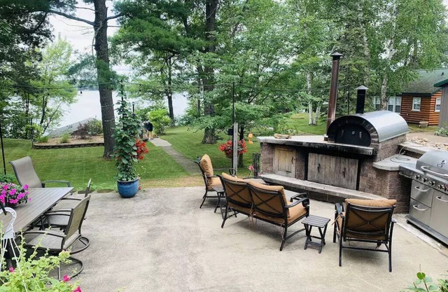 Secluded Northwoods getaway on beautiful Lake Nokomis