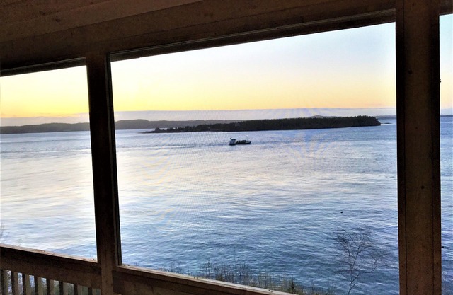 Casita apartada de Oceanfrot: increíbles vistas frente al mar, proyectadas en Gazebo