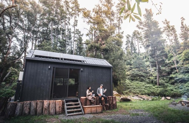 Secluded Off-Grid Cabin Tucked into the Bush - Anant