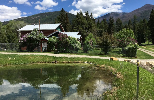 Paraíso aislado Outdoorsman: Rocky Mountain Log Cabin Inicio de lujo