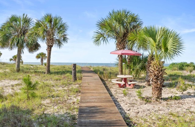 Secluded Palms | 3 Bed, 2.5 Bath