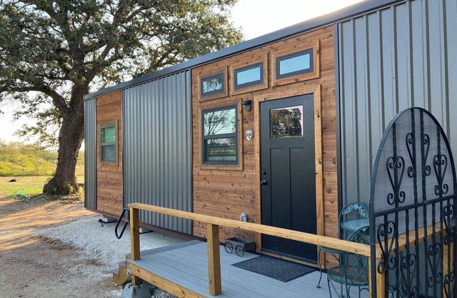 Secluded Ranch Cabin at Possum Well Ranch