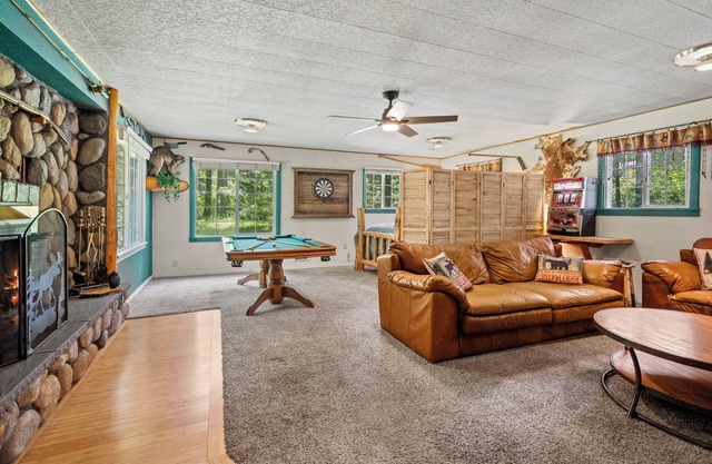 Secluded River Front Cabin @ Mt Rainier w/ Hot Tub