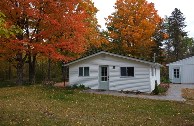 Secluded Riverfront Cottage on the Chippewa with all the Modern Amenities