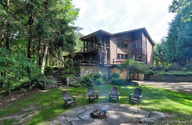 Secluded Riverfront Getaway