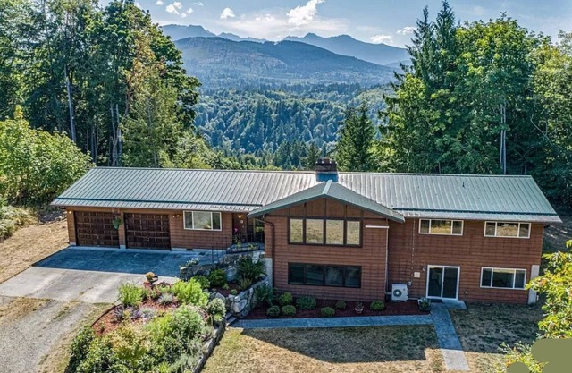 Secluded Rural Retreat in the Olympic Foothills Near Olympic National Park