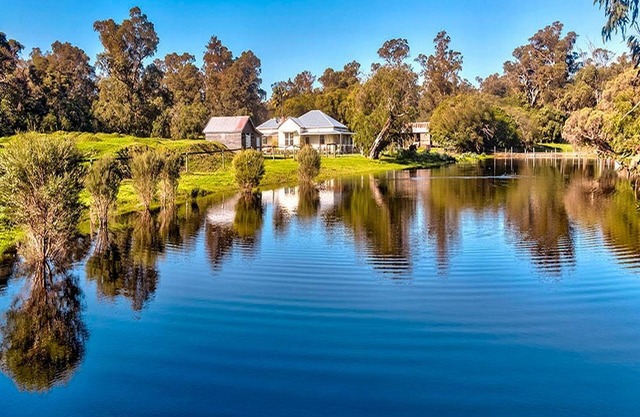 Secluded rural retreat in Southwest WA, 5-minute drive to the beach.