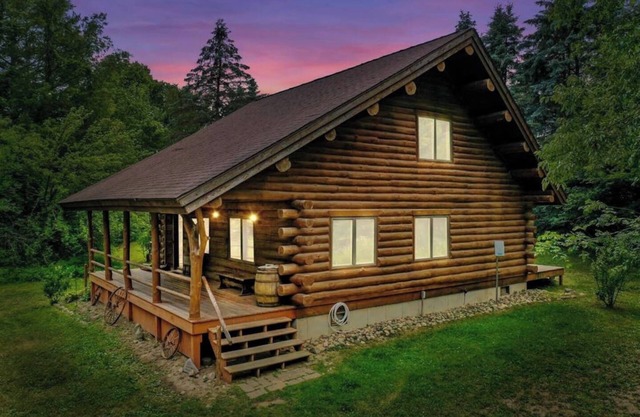 Modern Log Cabin | Fire Pit & 20 Acres of Trails