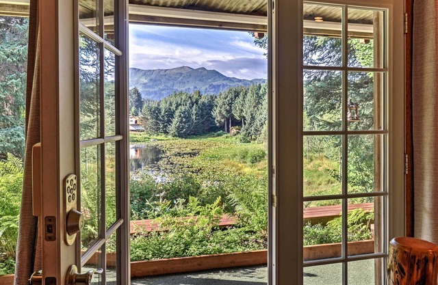 ¡NUEVO! ¡Estudio aislado de Seldovia con vistas al lago y Mtn!