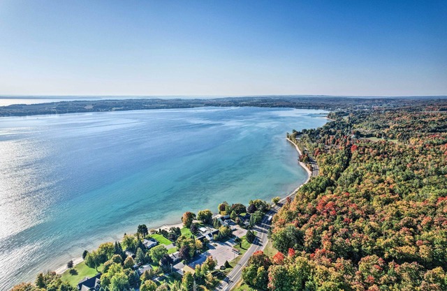 Secluded Suttons Bay Retreat w/ Fire Pit!