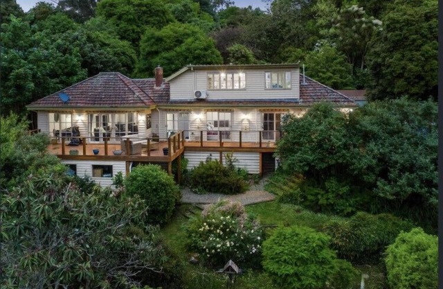 Secluded Villa with Lush Gardens, Spa & Fireplace